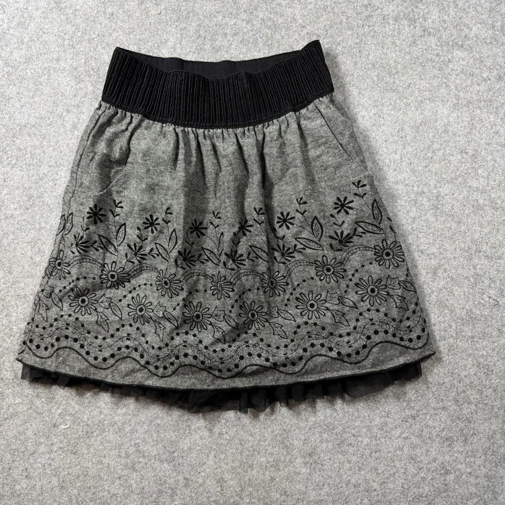 Joe Benbasset Womens Floral Embroidered Mini Skirt Small Gray Wool Blend Smocked